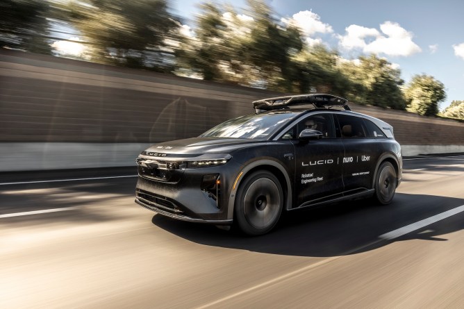 Uber/Lucid robotaxi